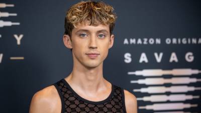 Why Fenty Fashion Show Was So Important to Troye Sivan After His Past Body Image Issues (Exclusive) - www.etonline.com - Australia