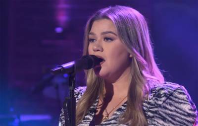 Kelly Clarkson covers Depeche Mode’s classic hit ‘Enjoy The Silence’ - www.nme.com