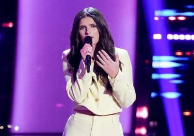 Singer Bella DiNapoli Gets A ‘Twilight’ Shoutout After Blind Audition For ‘The Voice’ - etcanada.com