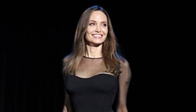 Angelina Jolie Shares Rare Personal Photos of Zahara & Shiloh, Reveals Their Summer Reading Picks - www.justjared.com