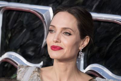 Angelina Jolie’s Kids Are Getting Their Summer Reading Done In Rare Photos - etcanada.com