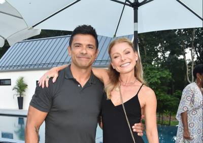 Kelly Ripa & Mark Consuelos Have A Play Date With Andy Cohen’s 2-Year-Old Son - etcanada.com