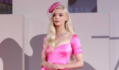 Anya Taylor-Joy's Pink Dress at 'Last Night in Soho' Venice Premiere is One of Her Best Looks Yet! - www.justjared.com - Italy