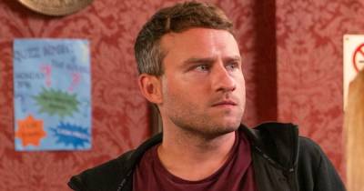 Corrie star celebrates as he secures another year on the ITV soap - www.manchestereveningnews.co.uk
