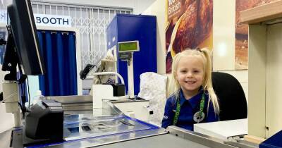 Young Tesco super-fan given supermarket uniform and chance to work on checkouts - www.dailyrecord.co.uk - county Carlton