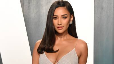 Shay Mitchell Is Now Rocking a Boy Bob and Straight Bangs - www.glamour.com