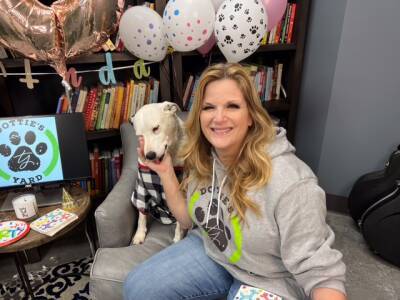 Trisha Yearwood Helps Raise More Than $36,000 For Animal Charities In Honour Of Betty White - etcanada.com - USA - county Bryan