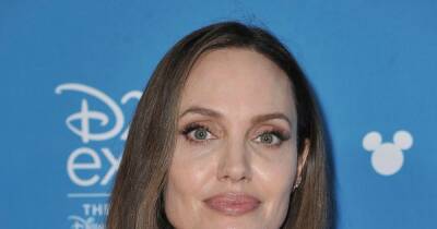 What's it really like having Angelina Jolie as a stepmom? Billy Bob Thorton's son explains… - www.wonderwall.com