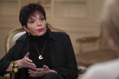 Liza Minnelli recalls ‘perfect’ mom Judy Garland helping with stage anxiety - nypost.com