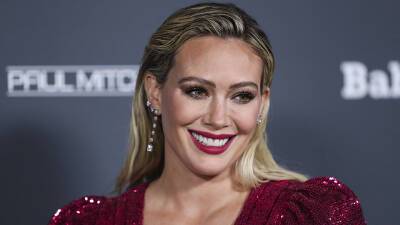 Hilary Duff’s Net Worth Reveals the Drama Over Her Pay on ‘Lizzie McGuire’ What She Might Make on ‘HIMYF’ - stylecaster.com - Los Angeles - Texas - Houston - city San Antonio