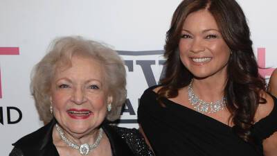 Betty White's 'Hot in Cleveland' co-star Valerie Bertinelli says she thinks about late star 'all the time' - www.foxnews.com - Los Angeles - county Cleveland