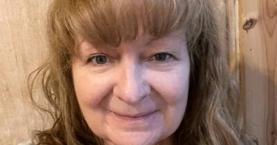 Janey Godley celebrates her 61st birthday with smiling selfie three weeks post op - www.dailyrecord.co.uk - Scotland