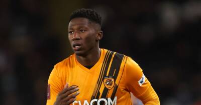 'Incredible!' - Manchester United youngster Di'Shon Bernard earns rave reviews on loan at Hull - www.manchestereveningnews.co.uk - Manchester - city Hull