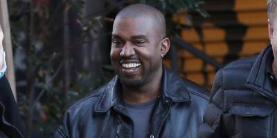 Kanye West Is All Smiles With Friends While Leaving His LA Apartment - www.justjared.com - Los Angeles - Chicago