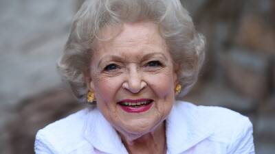Watch Betty White's Sweet Message to Fans Days Before Her Death - www.etonline.com - county Cleveland