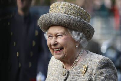 The Queen Arrives At Sandringham Estate To Continue A Royal Tradition - etcanada.com - city Sandringham - county King George