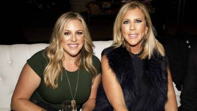 Vicki Gunvalson Celebrates Daughter Briana Culberson’s 4th Pregnancy With Pink-Themed Baby Shower - www.etonline.com - Illinois