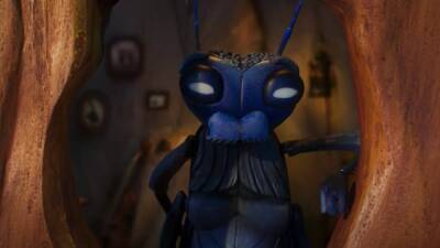 Guillermo del Toro’s ‘Pinocchio’ Introduces Ewan McGregor’s Cricket in First Teaser (Video) - thewrap.com