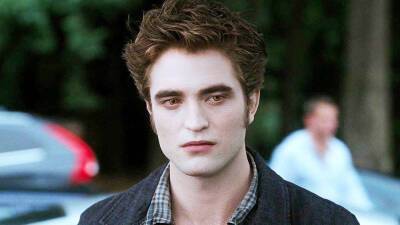 ‘Twilight’ Director Warned Robert Pattinson About Kristen Stewart’s Age After First Audition Kiss - variety.com - New York