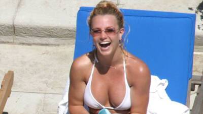 Britney Spears Rocks Sexy Yellow Thong Bikini While In Maui With Sam Asghari – Watch - hollywoodlife.com - Hawaii - county Maui