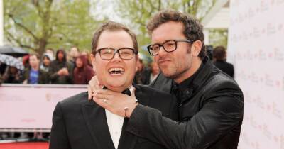 Alan Carr's estranged husband jailed for drink-driving after reversing into cop car - www.dailyrecord.co.uk