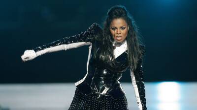 Janet Jackson Recalls Brother Michael Jackson Teasing Her About Her Weight Growing Up - www.glamour.com - Hollywood