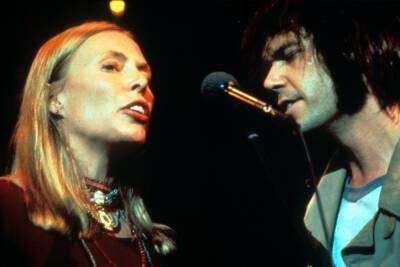 Joni Mitchell removing her music from Spotify: ‘I stand with Neil Young’ - nypost.com - county Young