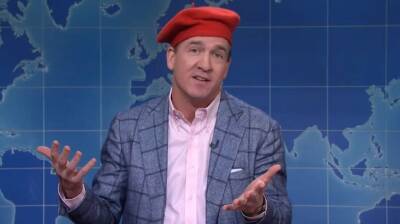 ‘SNL’: Peyton Manning Joins Weekend Update To Talk ‘Emily In Paris’ (And Also Tom Brady) - etcanada.com - Paris