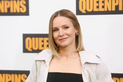 Kristen Bell Apologizes To Fan After His Awkward Experience Watching Her Sex Scene With Family - etcanada.com - county Bell