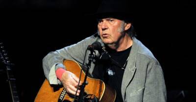 Neil Young says he “felt better” after pulling his music from Spotify - www.thefader.com