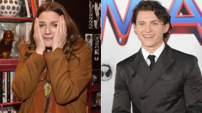 Drew Barrymore Shares Throwback With Teenage Tom Holland, Gushes About His Zendaya Romance - www.etonline.com - Britain