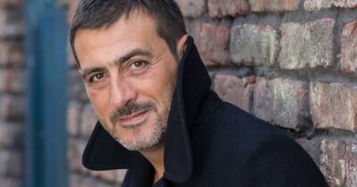 ITV Coronation Street: The real life of Peter Barlow actor Chris Gascoyne with soap star wife and drink battles - www.manchestereveningnews.co.uk - Manchester - county Caroline - county Garrett - county Harding
