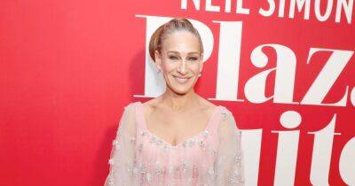 Sarah Jessica Parker pens touching tribute to stepdad after sudden passing - www.wonderwall.com - New York