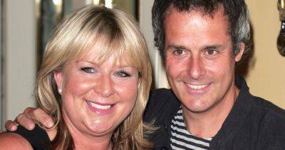 Fern Britton’s split from Phil Vickery as he’s spotted kissing her best friend - www.ok.co.uk - London - county Cook