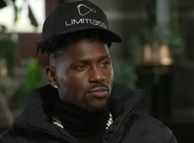 Antonio Brown Exposes Himself In Front Of Woman At A Dubai Hotel Swimming Pool In New Video - perezhilton.com - New York - New York - Dubai - county Bay