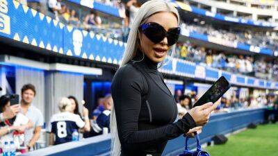 Kim Kardashian booed while shown on screen at LA Rams vs Cowboys game - www.foxnews.com - Los Angeles - Los Angeles - California - Chicago