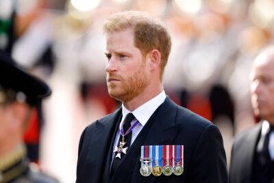 Prince Harry ‘tortured,’ in a ‘bind’ over memoir release: royal expert - nypost.com - California