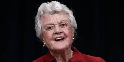Celebs Pay Tribute To Angela Lansbury After Her Death at Age 96 - www.justjared.com - Los Angeles