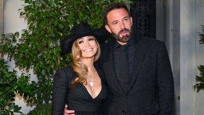 Jennifer Lopez, Ben Affleck cozy up for first red carpet appearance since getting married - www.foxnews.com - Los Angeles - Las Vegas