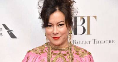 Jennifer Tilly says she’s psychic and uses her ability to win poker games - www.msn.com