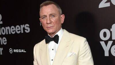 Daniel Craig Receives Same Royal Honor as His Character James Bond - www.etonline.com - Britain - county Bond