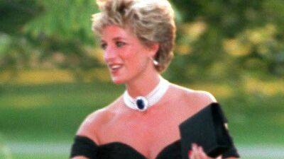 Elizabeth Debicki Knows the Power of Diana's 'Revenge Dress' - www.glamour.com - Australia - Netflix