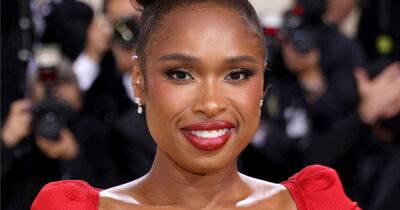 Jennifer Hudson's teenage son is his mom's double in rare video - www.msn.com - Chicago