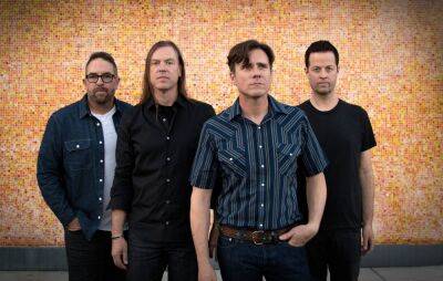 Listen to Jimmy Eat World’s hypnotic new single ‘Place Your Debts’ - www.nme.com - Britain - USA - Pennsylvania - county Young - Columbia - county Rock - Philadelphia, state Pennsylvania
