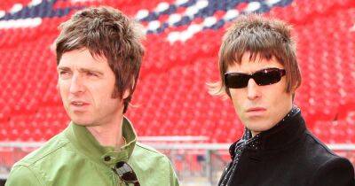 Noel Gallagher branded "sad little dwarf" by Liam after stopping him using Oasis songs - www.manchestereveningnews.co.uk - Manchester