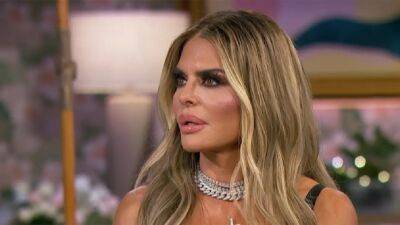 Lisa Rinna Wishes She'd Taken Year Off 'RHOBH' After Outbursts and 'Disastrous' Online Behavior - www.etonline.com