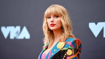 Taylor Swift Teases Her ‘Midnights’ Album Videos On ‘Thursday Night Football’ - deadline.com - county Ellis - city Elizabeth, county Ellis