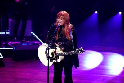 Wynonna Judd Opens Up About Grief Amid Touring Without Mom Naomi - etcanada.com - city Big