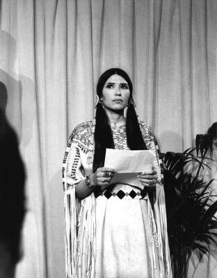 Sacheen Littlefeather, Native American Activist Who Gave Marlon Brando’s 1973 Oscars Speech, Dead At 75 - etcanada.com - USA - California