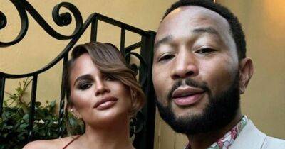 Pregnant Chrissy Teigen flashes baby bump in leggings as she enjoys family day out - www.ok.co.uk - Britain - Los Angeles